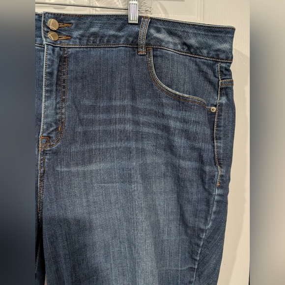 Lane Bryant Dark Wash Bootcut Raw Hemline Denim Jeans in Size 28 Regular - Picture 3 of 14